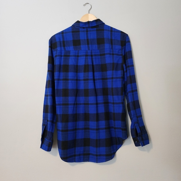 ✨2 for $5✨ L’amour Plaid Flannel Button Down with Colorful detail Size Medium - Picture 5 of 7